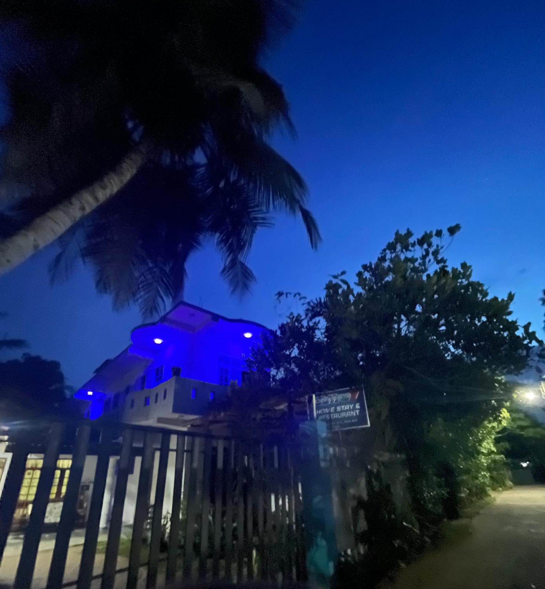 Chithra Homestay Tangalle Buitenkant foto